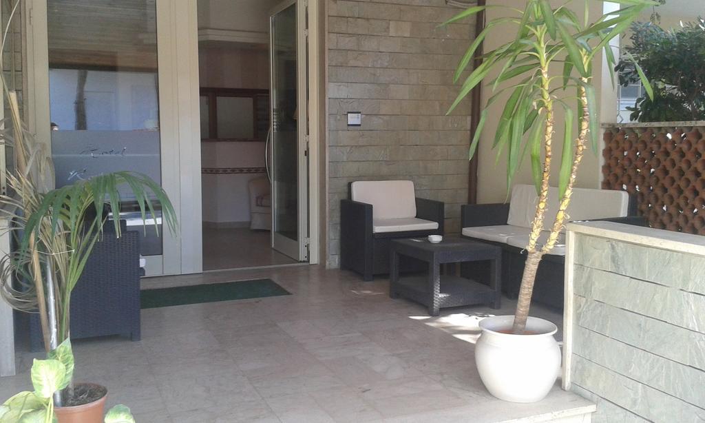 Hotel Ristorante La Terrazza ليدو دي كامايوري المظهر الخارجي الصورة